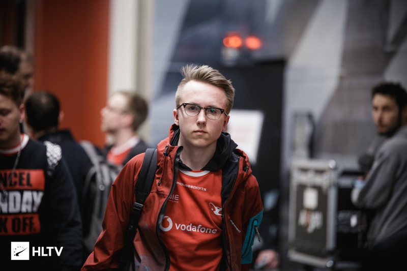 DK监督Acorn：队内最信任的选手是ShowMaker