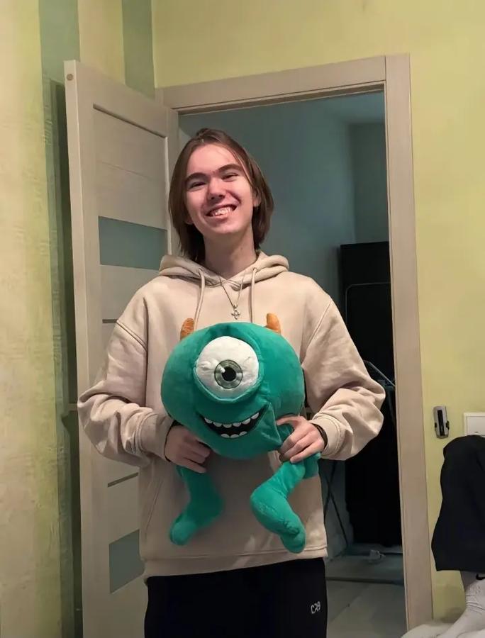 今日LPL赛事预热海报：剑风卷峡谷，佳节邀共度