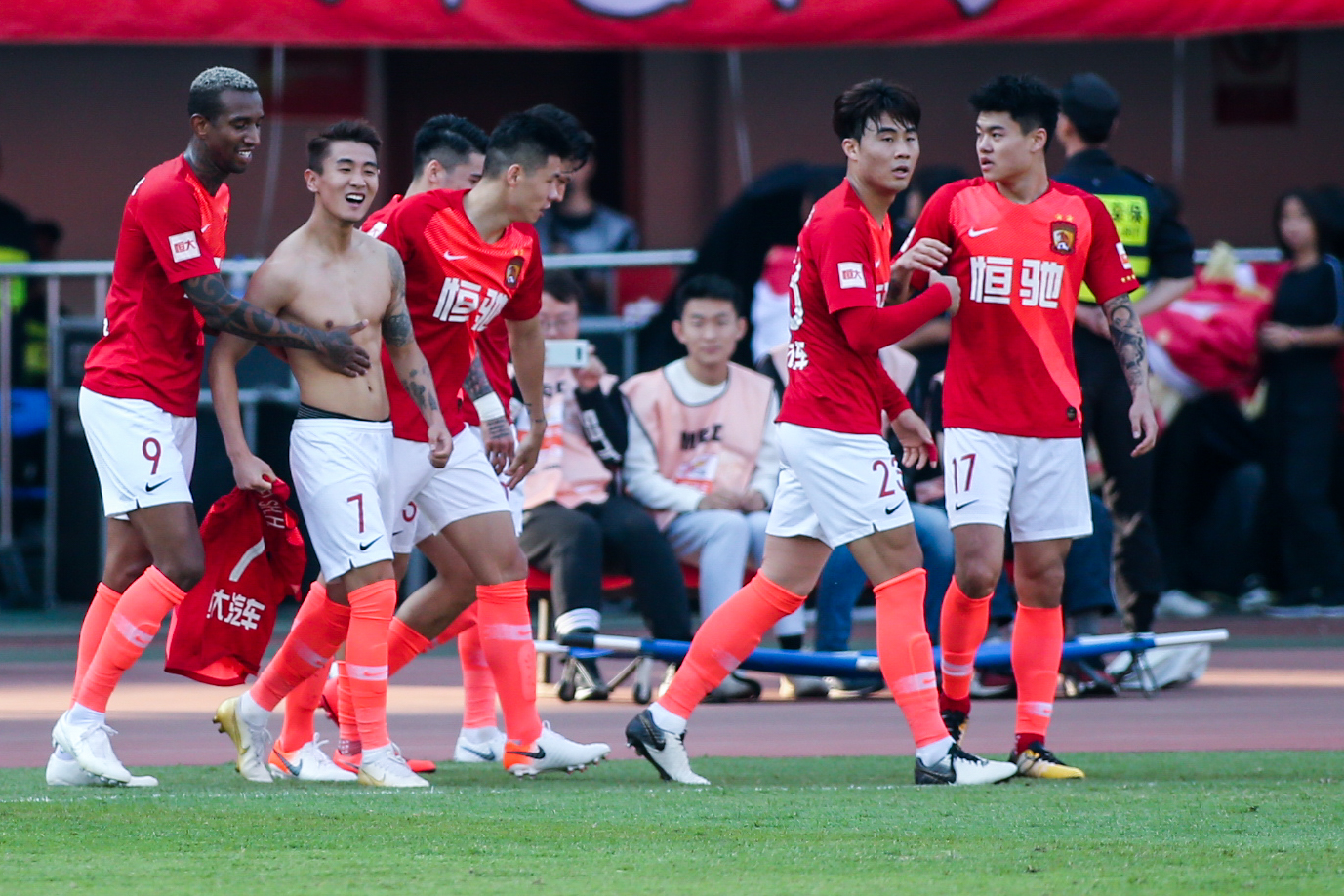 詹姆斯正负值：常规赛前二、季后赛历史第一、今年全队第一！