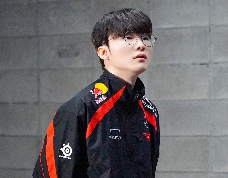 新势力不断涌现！ T1 的第二队替补中单 Guti 替换了 Smash ，并战胜了 Hanwha Life Esports ；